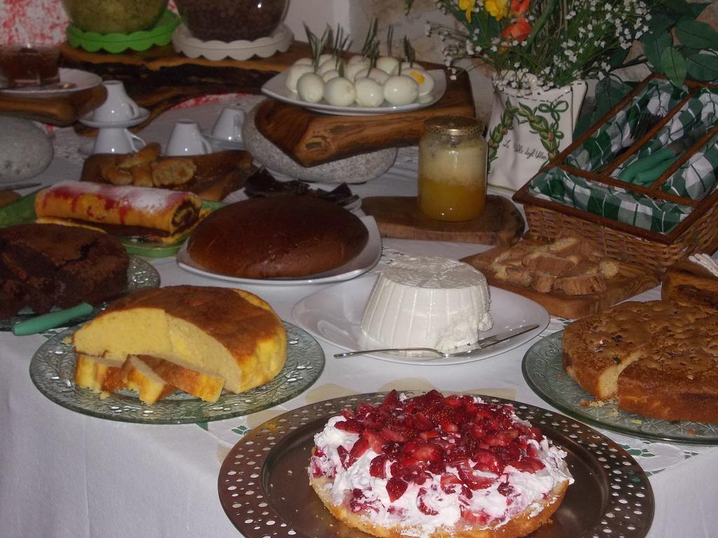 Agriturismo La Valle Degli Ulivi Semproniano Екстериор снимка